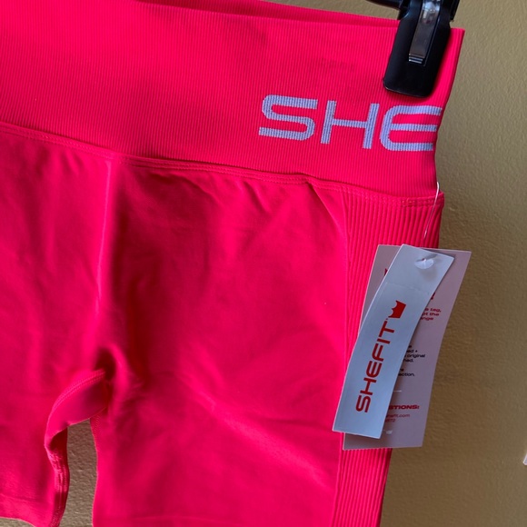 Women’s Shefit Seamless pink moisture wicking shorts size Luxe (12/14) - NWT - Picture 3 of 8